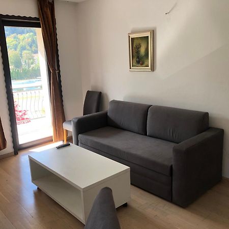 Green Oaza Apartment Фойница Екстериор снимка