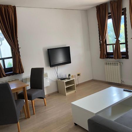 Green Oaza Apartment Фойница Екстериор снимка