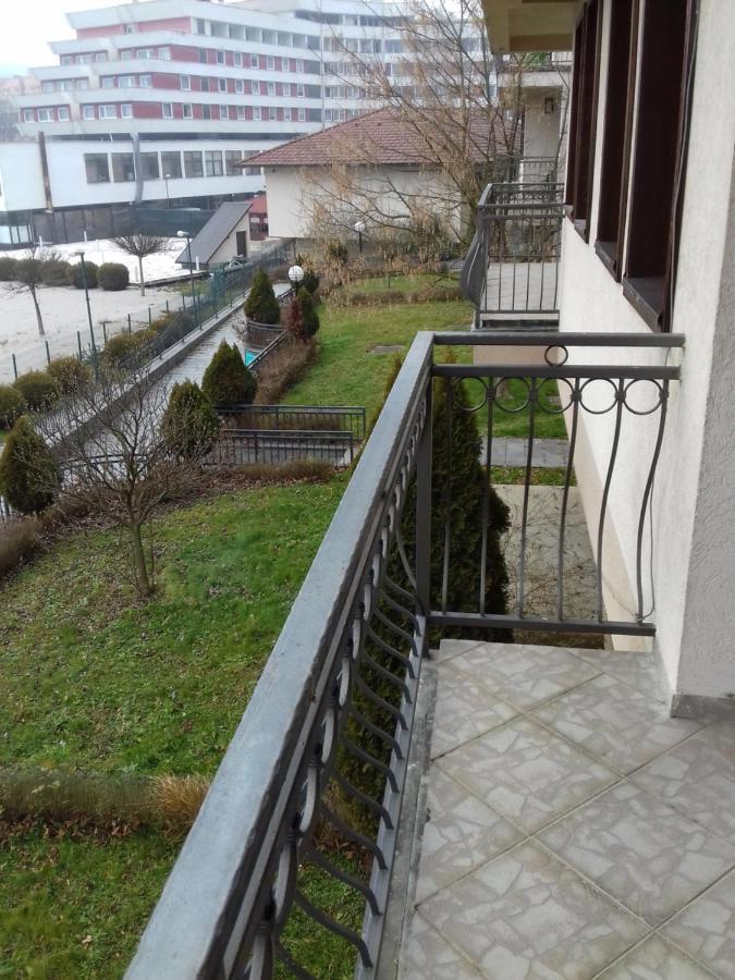 Green Oaza Apartment Фойница Екстериор снимка