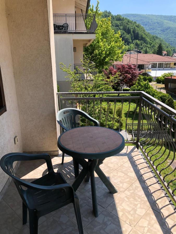 Green Oaza Apartment Фойница Екстериор снимка