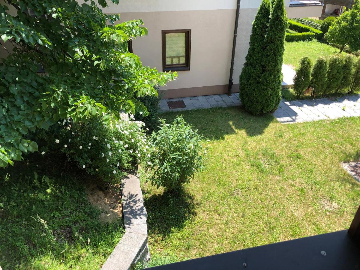 Green Oaza Apartment Фойница Екстериор снимка