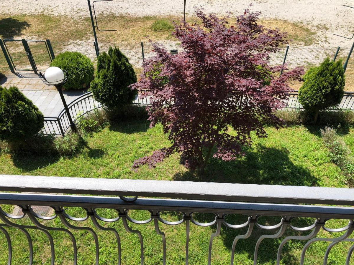 Green Oaza Apartment Фойница Екстериор снимка